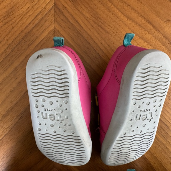 Ten Little Kids Shoes Bundle - Picture 10 of 12